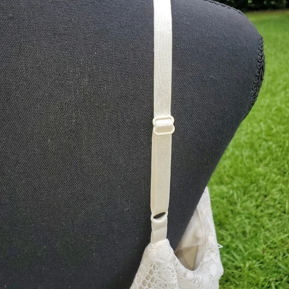 𝅺Creamy white lace ruffle top spaghetti strap dress - Picture 4 of 5